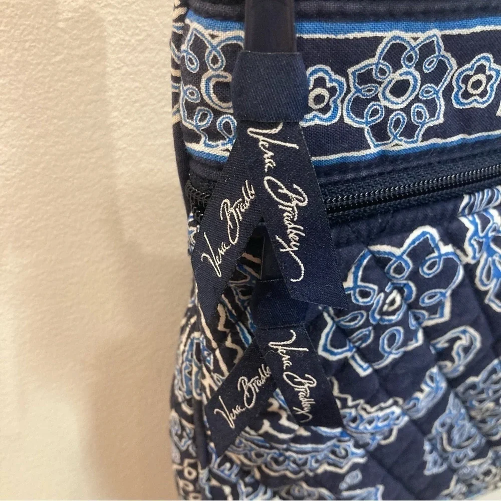 VERA BRADLEY Quilted  Many Pockets Compartments Zipper Closure Crossbody Bag - Picture 3 of 10